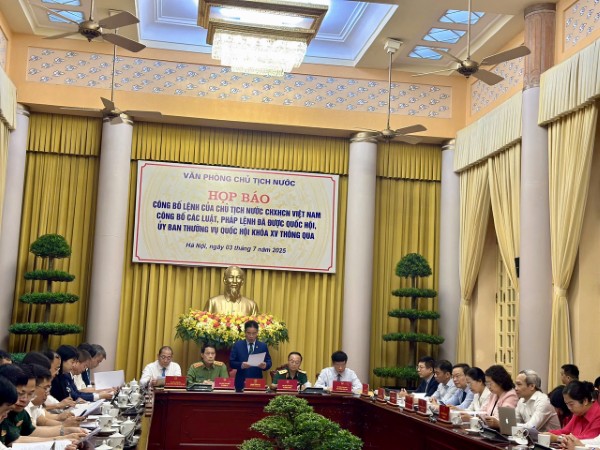 Công bố Lệnh của Chủ tịch nước về Luật sửa đổi, bổ sung một số điều của Luật Quốc tịch Việt Nam vừa được thông qua tại kỳ họp thứ 9, Quốc hội khóa XV